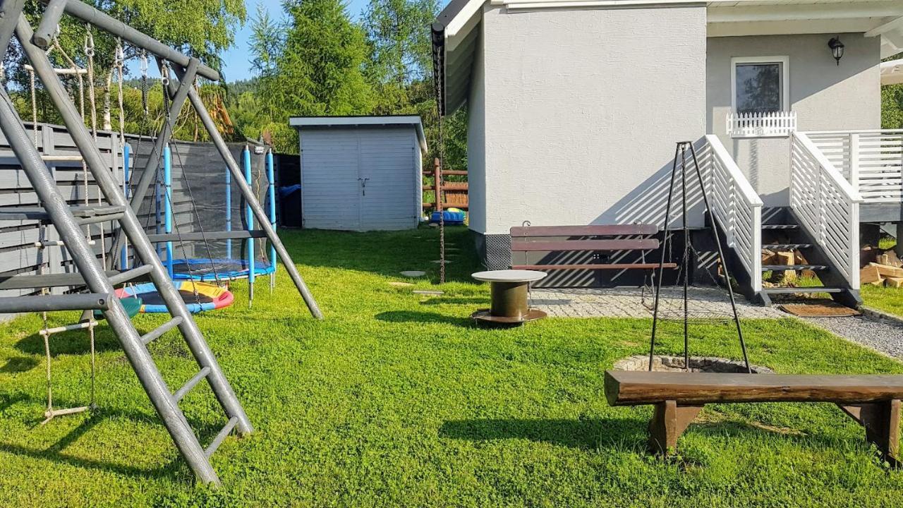 Biały Koło żywca * Pewel Wielka